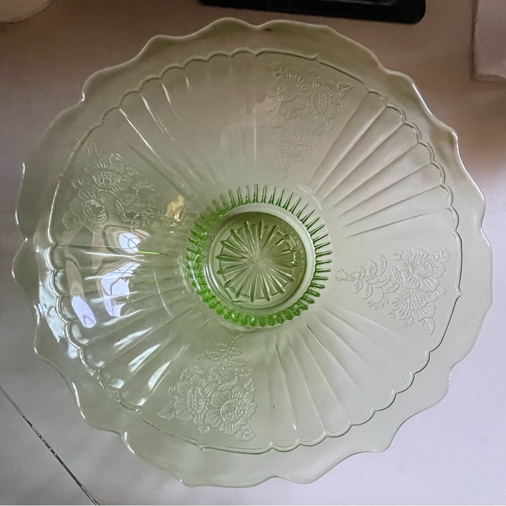Vintage Vaseline uranium glass bowl